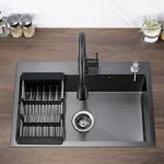 Évier de cuisine noir avec accessoires intégrés – Image 4